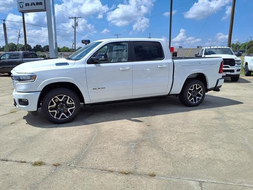 Bright White Clearcoat 2026 RAM 1500 Laramie
