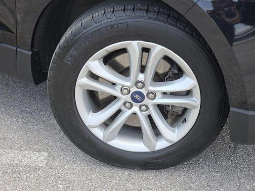 Agate Black Metallic 2019 Ford Edge SEL