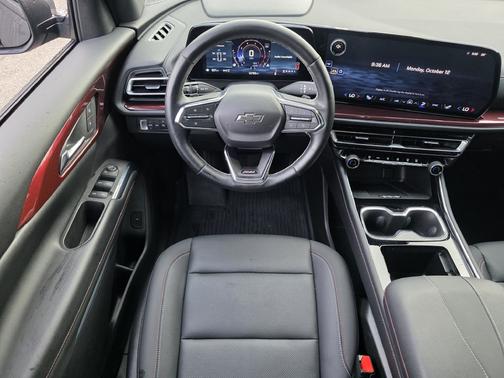 Mosaic Black Metallic 2025 Chevrolet Traverse Z71