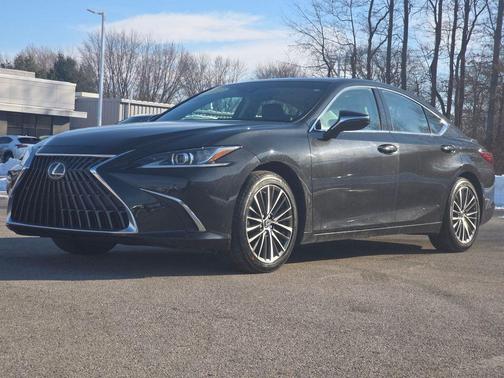 2023 Lexus ES 300h Base