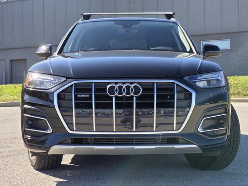 Brilliant Black 2021 Audi Q5 45 Premium