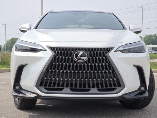 Eminent White Pearl 2025 Lexus NX 450h+ Luxury