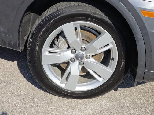 Monsoon Gray Metallic 2019 Audi Q5 2.0T Prestige