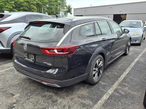 2020 Buick Regal TourX AWD Essence