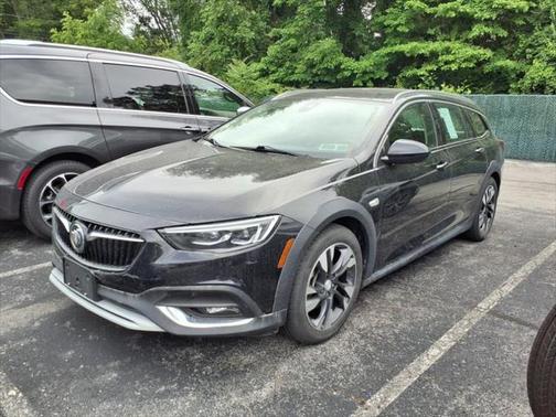 2020 Buick Regal TourX AWD Essence