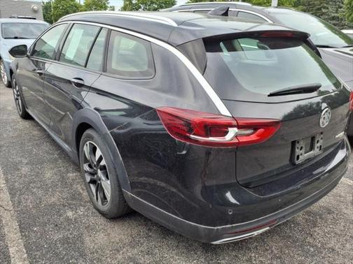 2020 Buick Regal TourX AWD Essence