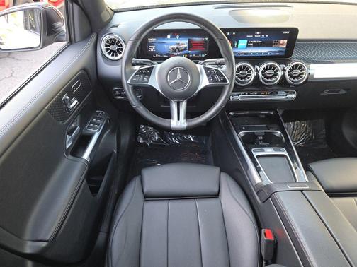 Night Black 2024 Mercedes-Benz GLB 250 4MATIC