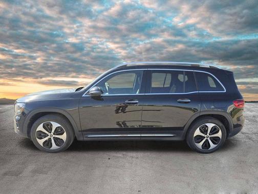Night Black 2024 Mercedes-Benz GLB 250 4MATIC