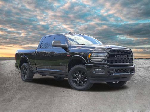 Diamond Black Crystal Pearlcoat 2020 RAM 2500 Limited Crew Cab 4x4 6'4' Box