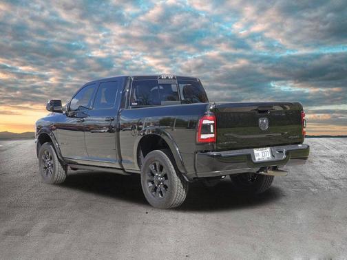 Diamond Black Crystal Pearlcoat 2020 RAM 2500 Limited Crew Cab 4x4 6'4' Box