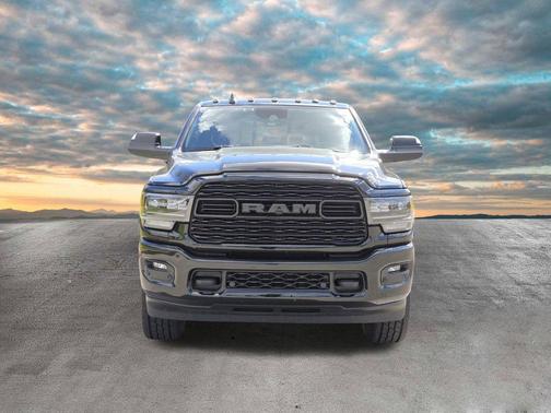 Diamond Black Crystal Pearlcoat 2020 RAM 2500 Limited Crew Cab 4x4 6'4' Box