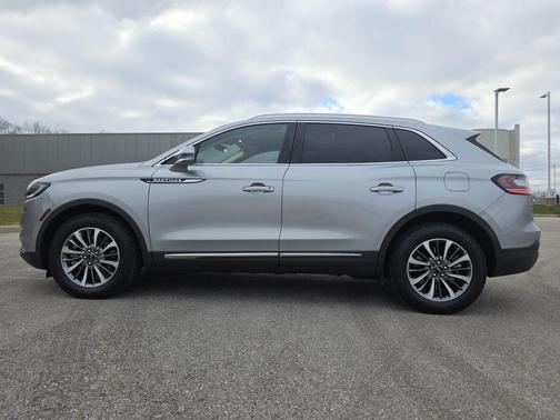 2022 Lincoln Nautilus Standard