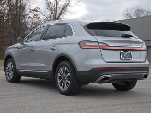 2022 Lincoln Nautilus Standard