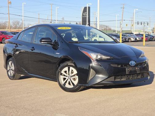 2016 Toyota Prius Three