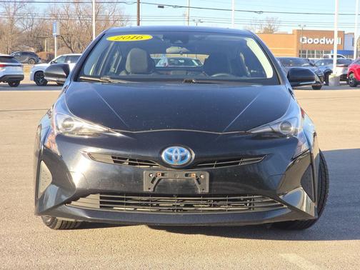 2016 Toyota Prius Three
