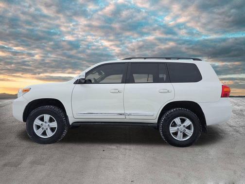 2013 Toyota Land Cruiser Base