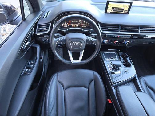 2019 Audi Q7 45 Premium Plus