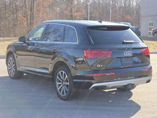 2019 Audi Q7 45 Premium Plus