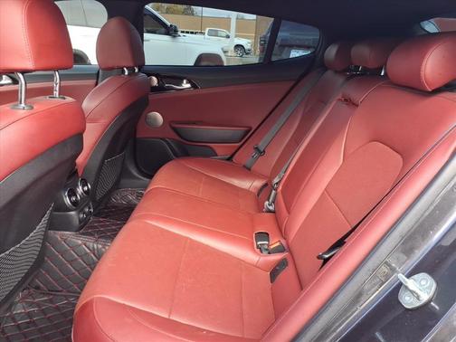 2023 Kia Stinger GT-Line