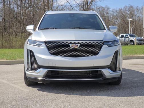 Radiant Silver Metallic 2020 Cadillac XT6 Premium Luxury FWD