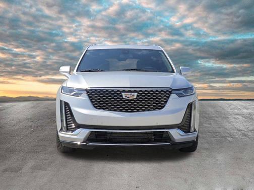 Radiant Silver Metallic 2020 Cadillac XT6 Premium Luxury FWD