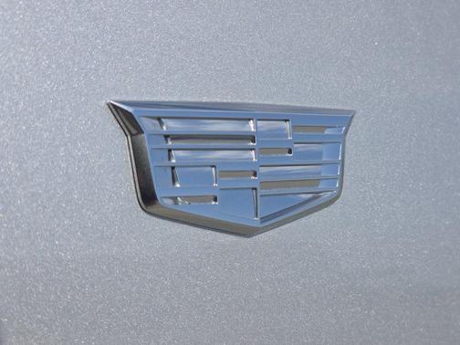 Radiant Silver Metallic 2020 Cadillac XT6 Premium Luxury FWD