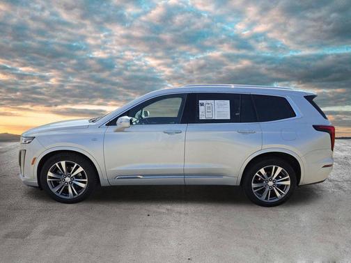 Radiant Silver Metallic 2020 Cadillac XT6 Premium Luxury FWD