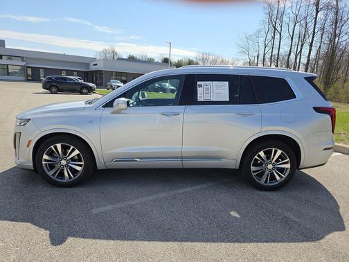 Radiant Silver Metallic 2020 Cadillac XT6 Premium Luxury FWD