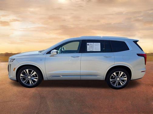 Radiant Silver Metallic 2020 Cadillac XT6 Premium Luxury FWD