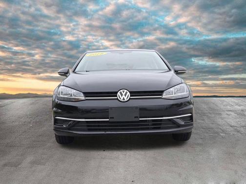 Deep Black Pearl Metallic 2018 Volkswagen Golf TSI S
