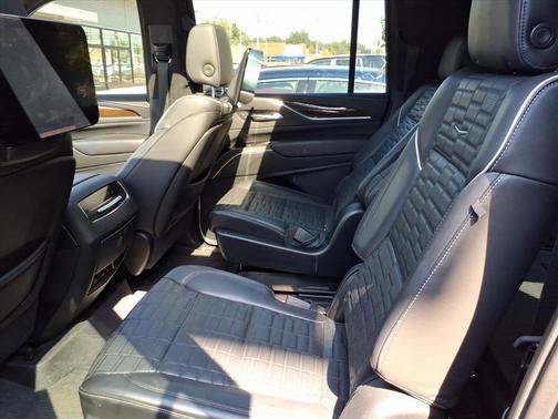 2021 Cadillac Escalade ESV Sport Platinum