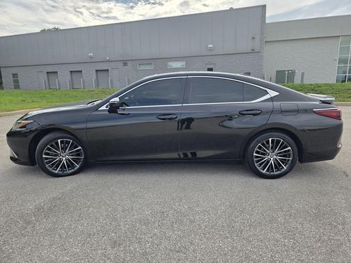 Obsidian 2022 Lexus ES 350 Base