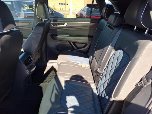 2024 Volkswagen Atlas Cross Sport 2.0T SEL Premium