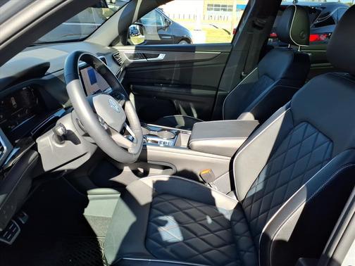 2024 Volkswagen Atlas Cross Sport 2.0T SEL Premium