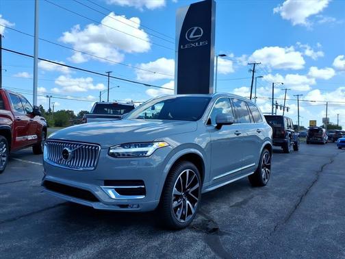 2024 Volvo XC90 B6 Plus Bright Theme 6-Seater