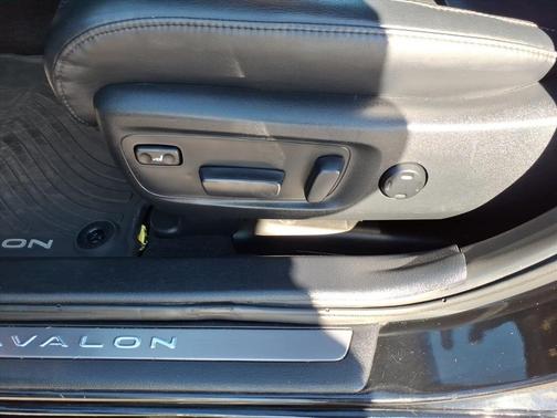 2016 Toyota Avalon Hybrid Limited