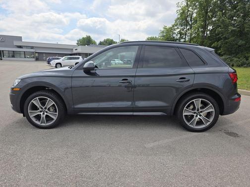 Manhattan Gray Metallic 2019 Audi Q5 2.0T Premium Plus