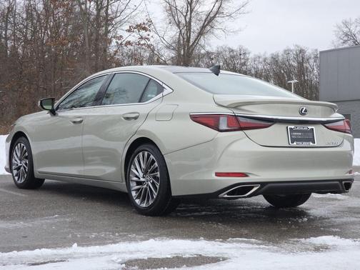 2024 Lexus ES 350 Ultra Luxury