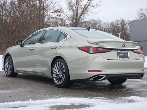 2024 Lexus ES 350 Ultra Luxury