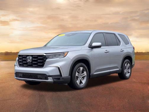 Lunar Silver Metallic 2023 Honda Pilot AWD EX-L 8 Passenger
