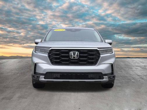 Lunar Silver Metallic 2023 Honda Pilot AWD EX-L 8 Passenger