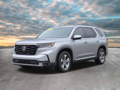 Lunar Silver Metallic 2023 Honda Pilot AWD EX-L 8 Passenger