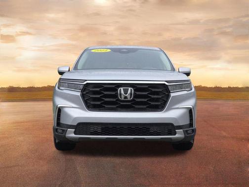 Lunar Silver Metallic 2023 Honda Pilot AWD EX-L 8 Passenger