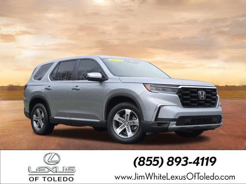 Lunar Silver Metallic 2023 Honda Pilot AWD EX-L 8 Passenger