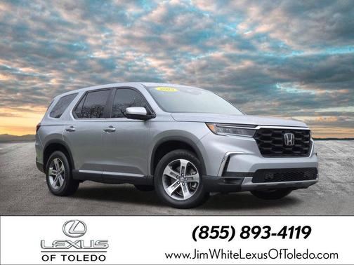 Lunar Silver Metallic 2023 Honda Pilot AWD EX-L 8 Passenger