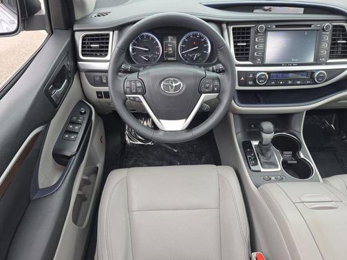 2016 Toyota Highlander Limited