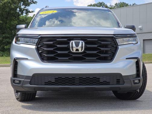 Lunar Silver Metallic 2024 Honda Pilot Sport