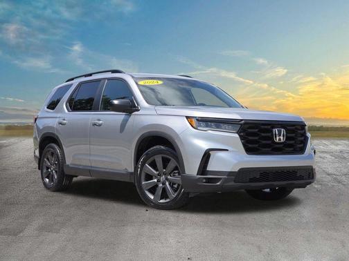 Lunar Silver Metallic 2024 Honda Pilot Sport