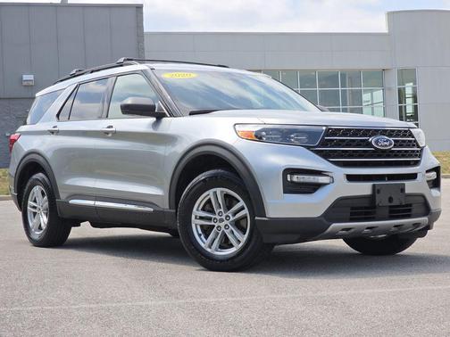 Iconic Silver Metallic 2020 Ford Explorer XLT