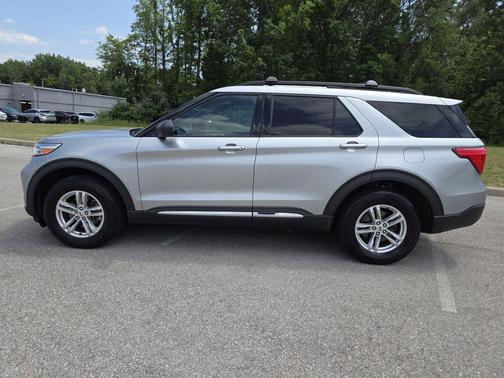 Iconic Silver Metallic 2020 Ford Explorer XLT